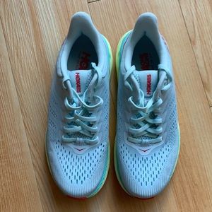 Women’s HOKA One One Clifton 7 - Size 6.5